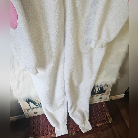 SWS Ultra Cute Hooded Unisex Polar Bear Onesie - Picture 4 of 10